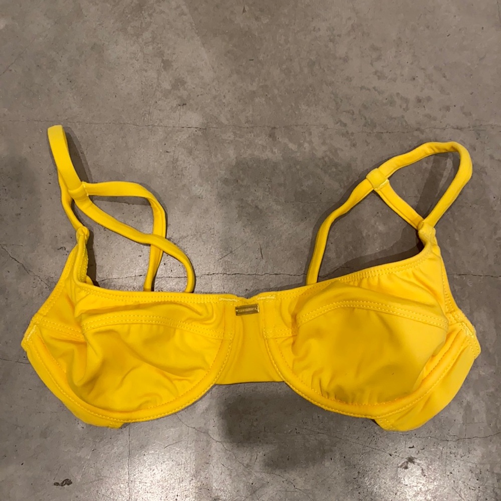 Sculpted bikini top